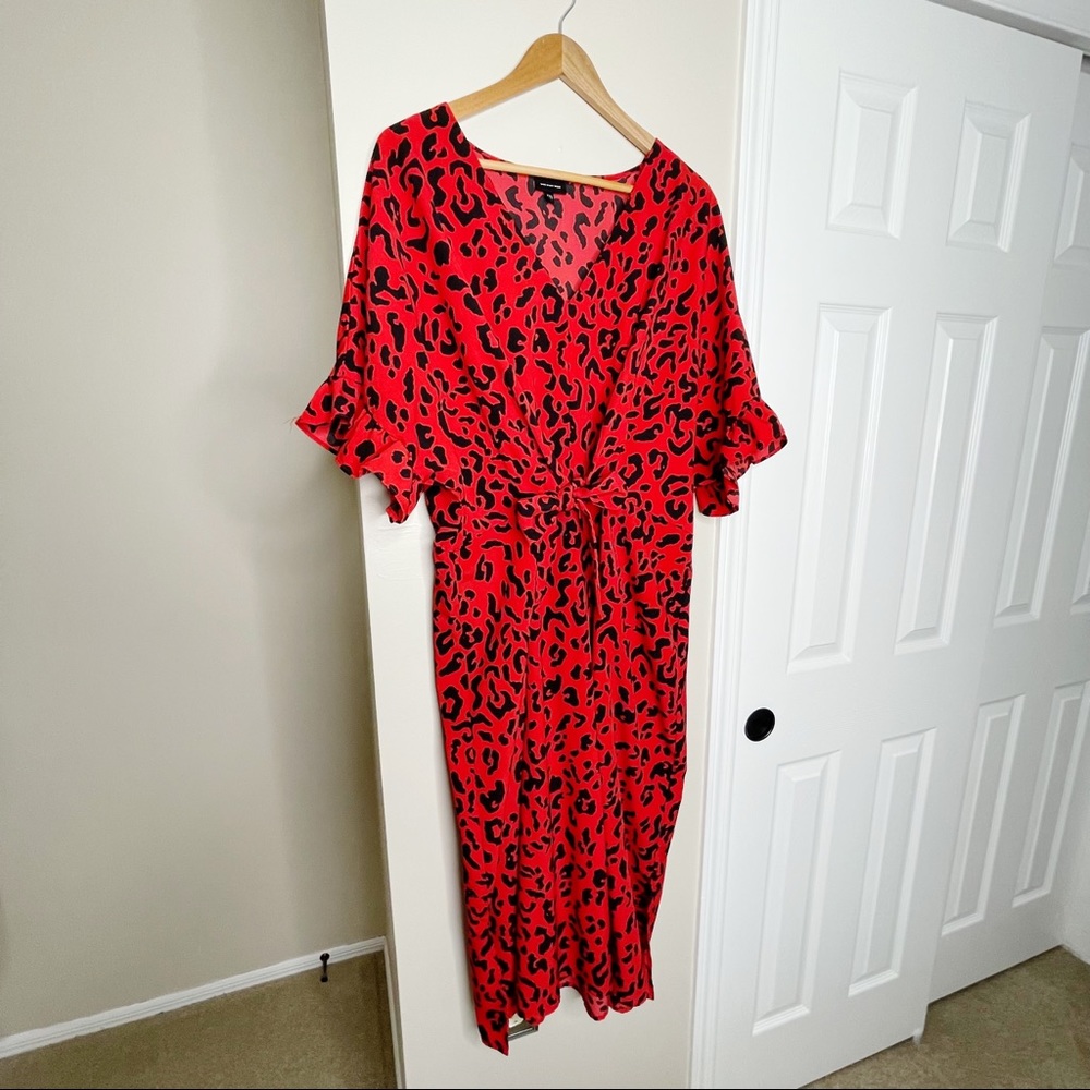 Who What Wear Flutter Elbow Sleeve Animal Print Dress - Picture 5 of 7